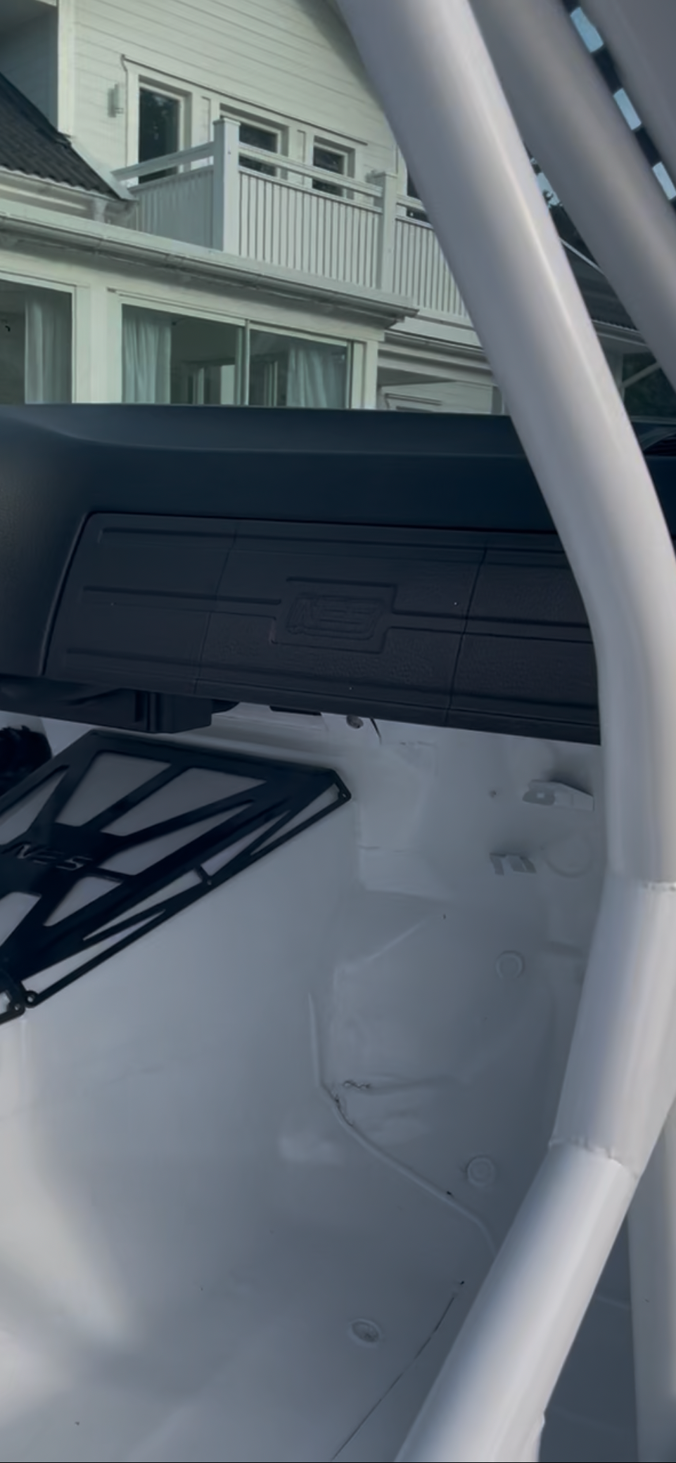 E36 Glove box delete panel